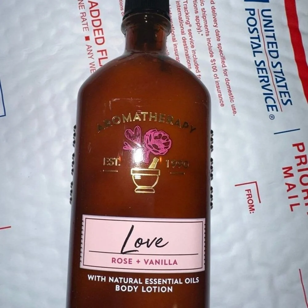 Bath and Body Works Aromatherapy Love Rose‎ + Vanilla lotion